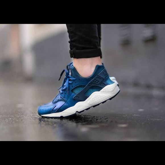 Nike Shoes - Nike women’s Air Huarache “Blue Force”